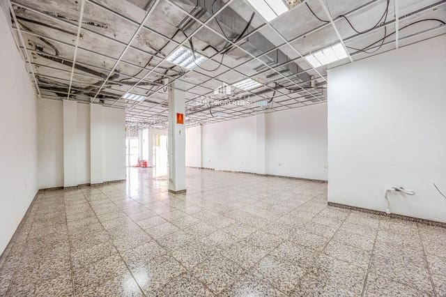 Kaupallinen vuokrattavana paikassa El Tablero, San Bartolomé de Tirajana - 1 250 € (Ref: 9874021)