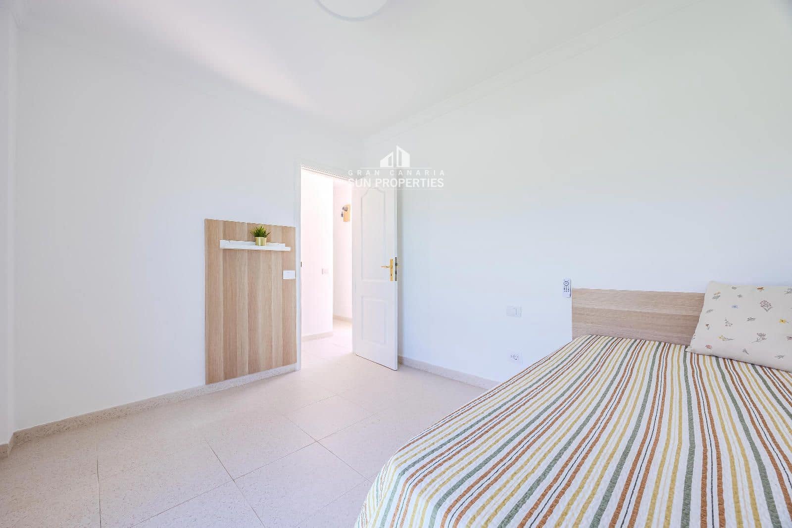 3 quarto Moradia para arrendar em Mogan com piscina garagem - 1 600 € (Ref: 9941564)