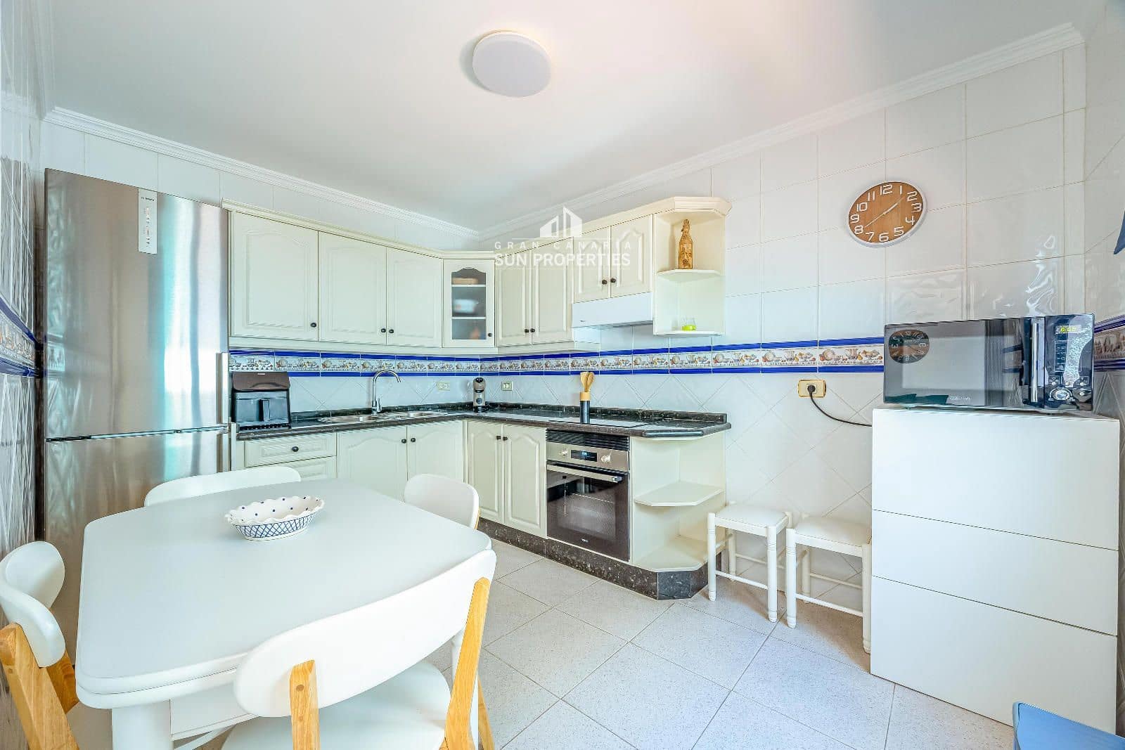 3 quarto Moradia para arrendar em Mogan com piscina garagem - 1 600 € (Ref: 9941564)