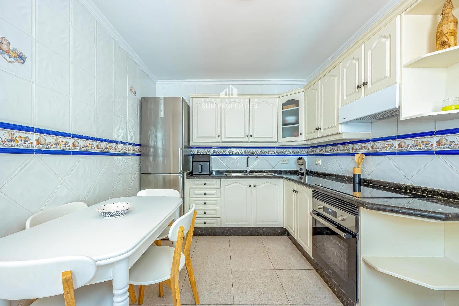 3 quarto Moradia para arrendar em Mogan com piscina garagem - 1 600 € (Ref: 9941564)