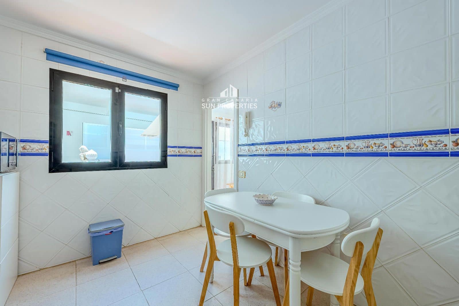 3 quarto Moradia para arrendar em Mogan com piscina garagem - 1 600 € (Ref: 9941564)