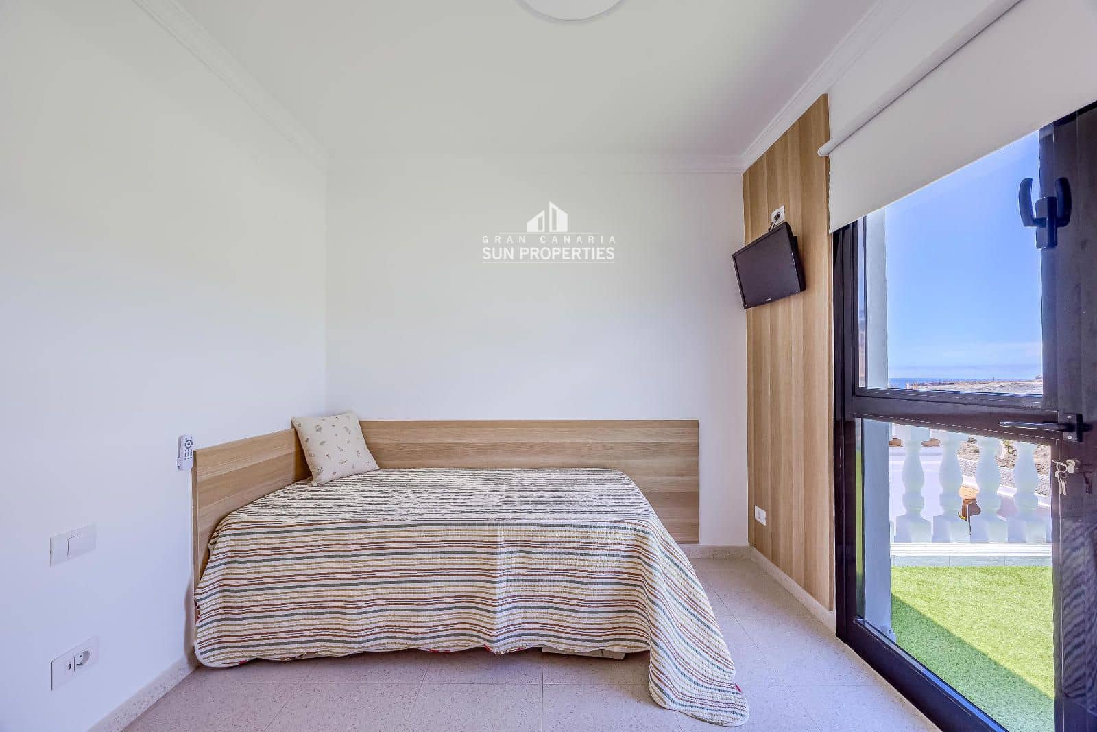 3 quarto Moradia para arrendar em Mogan com piscina garagem - 1 600 € (Ref: 9941564)