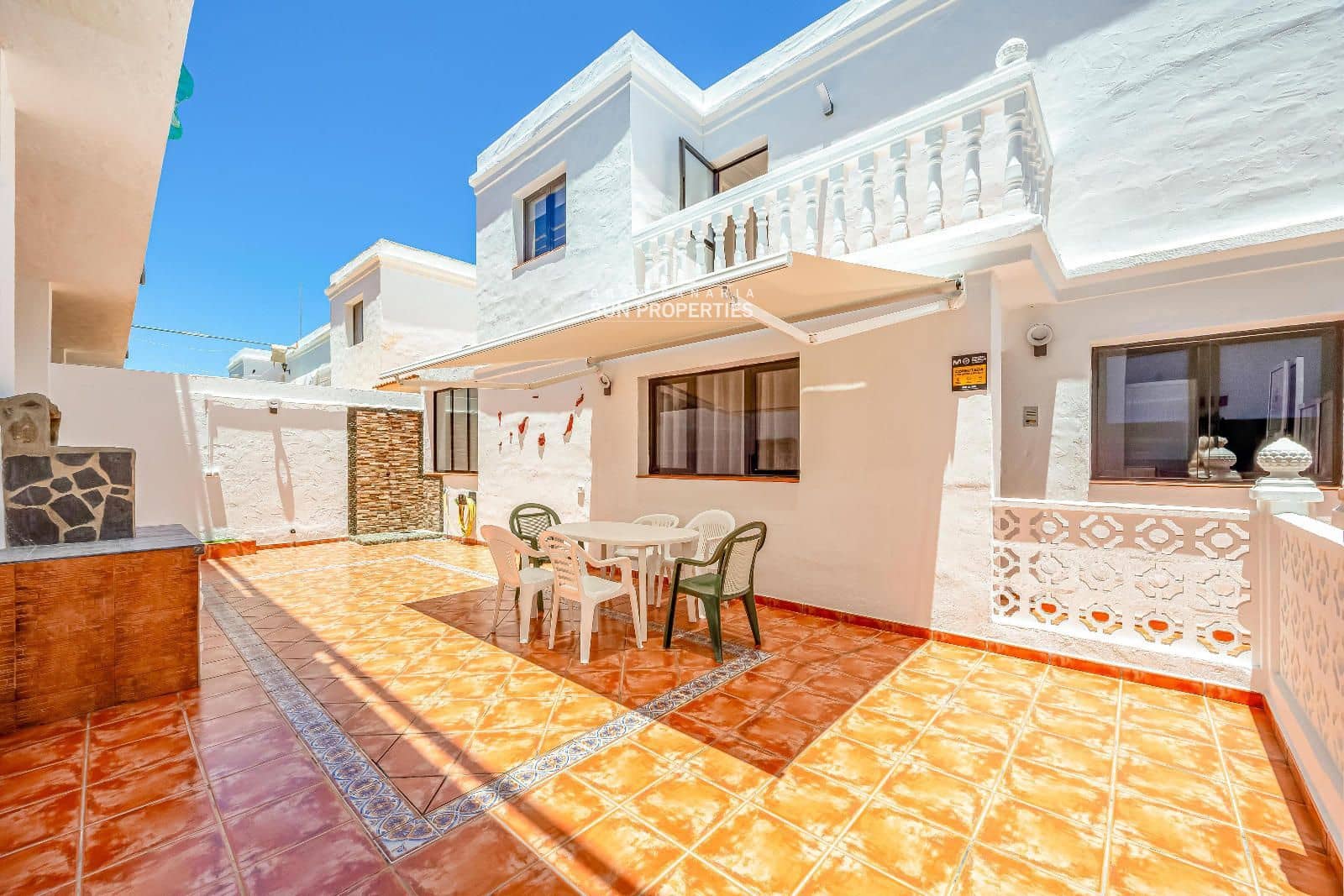 3 quarto Moradia para arrendar em Mogan com piscina garagem - 1 600 € (Ref: 9941564)