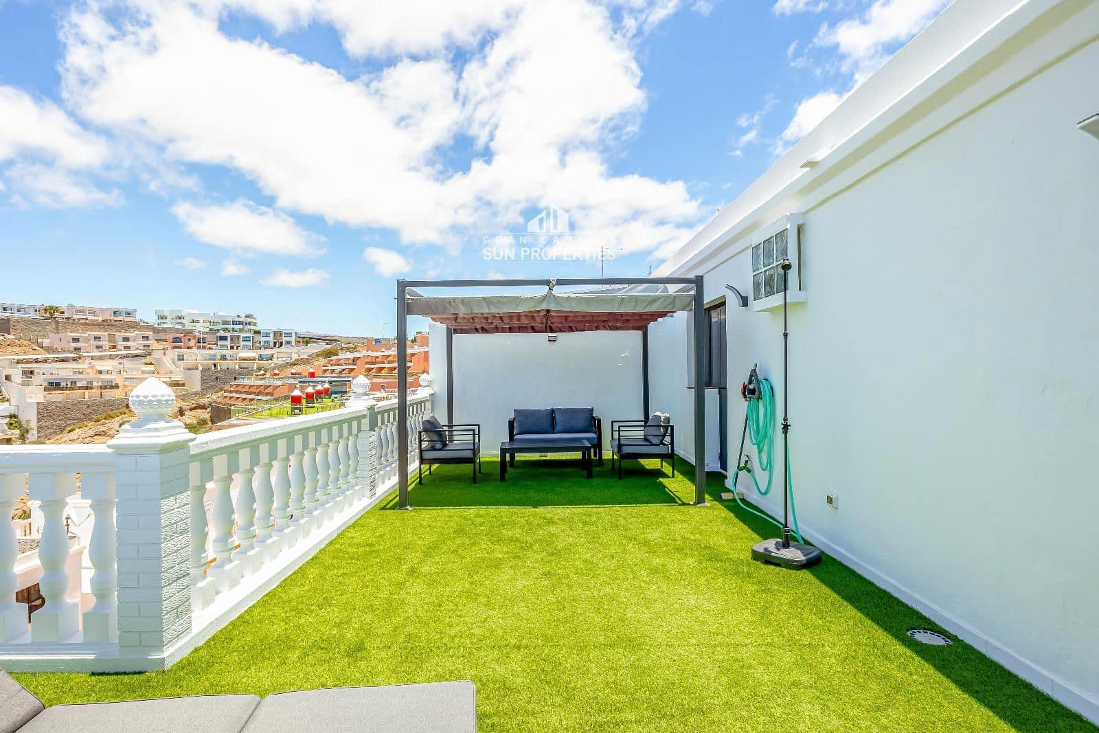 3 quarto Moradia para arrendar em Mogan com piscina garagem - 1 600 € (Ref: 9941564)