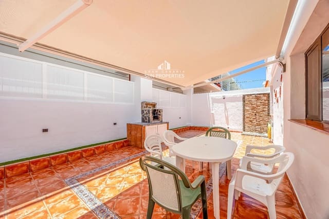 3 quarto Moradia para arrendar em Puerto Rico, Mogán com piscina garagem - 1 600 € (Ref: 9941564)