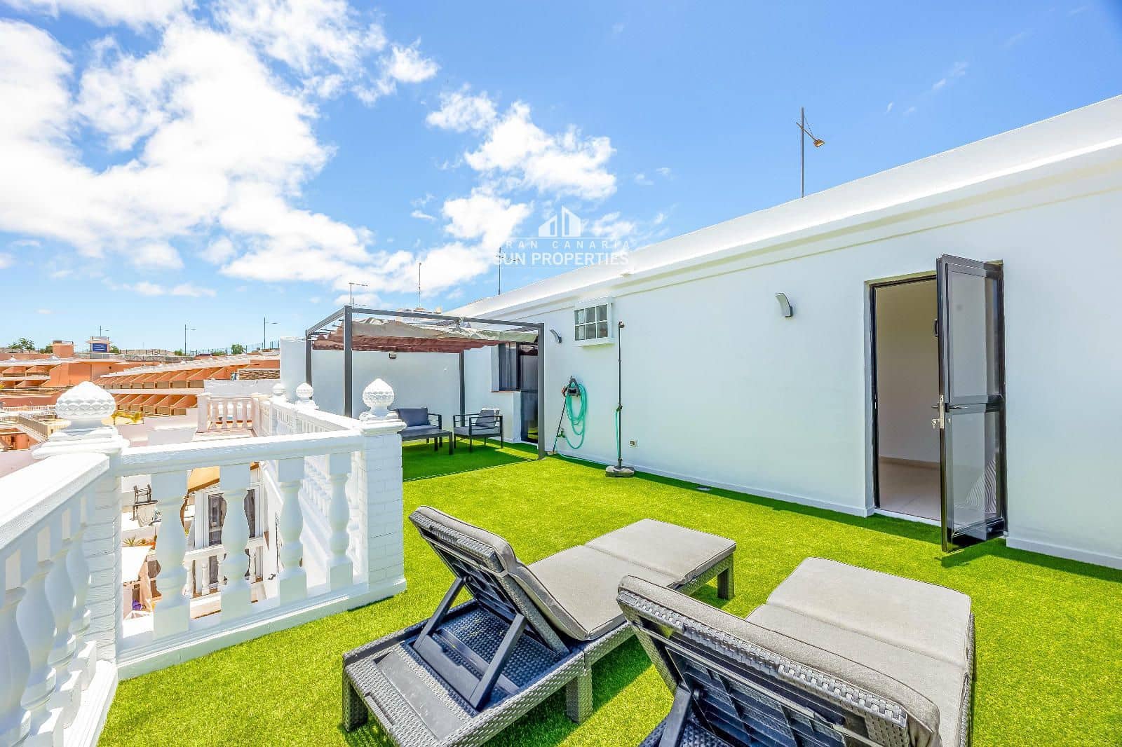 3 quarto Moradia para arrendar em Mogan com piscina garagem - 1 600 € (Ref: 9941564)