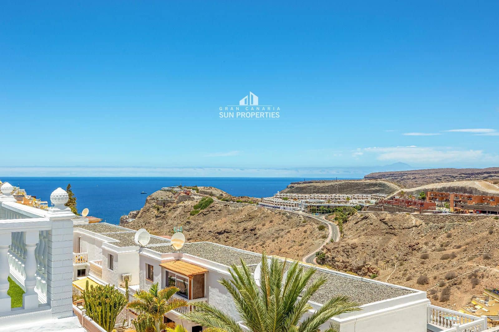 3 quarto Moradia para arrendar em Mogan com piscina garagem - 1 600 € (Ref: 9941564)