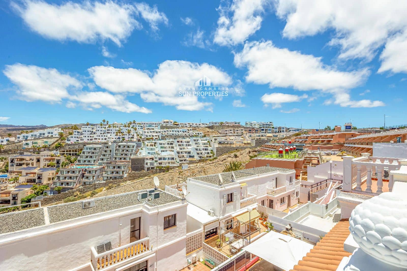 3 quarto Moradia para arrendar em Mogan com piscina garagem - 1 600 € (Ref: 9941564)