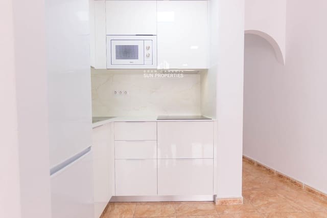 Appartement de 2 chambres à louer à El Carrizal, Ingenio - 900 € (Ref: 9946901)