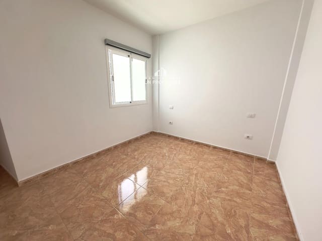 Appartement de 2 chambres à louer à El Carrizal, Ingenio - 900 € (Ref: 9946901)