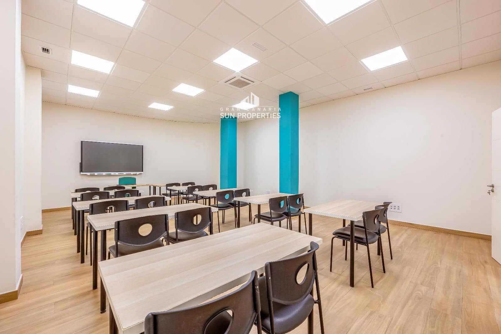 Comercial para arrendar em El Tablero - 1 605 € (Ref: 9953257)
