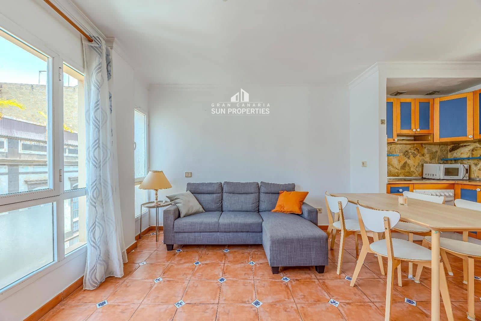 2 slaapkamer Flat te huur in Las Palmas de Gran Canaria - € 925 (Ref: 9964023)