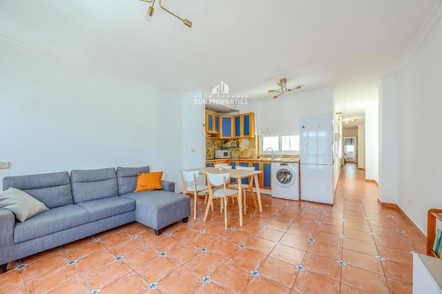 2 slaapkamer Flat te huur in Vegueta, Las Palmas de Gran Canaria - € 925 (Ref: 9964023)