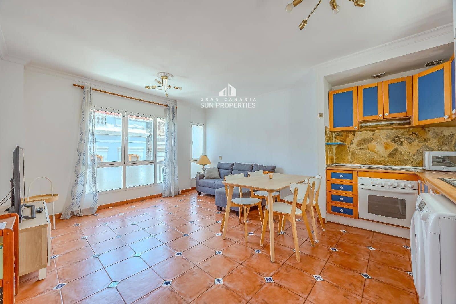 2 slaapkamer Flat te huur in Las Palmas de Gran Canaria - € 925 (Ref: 9964023)