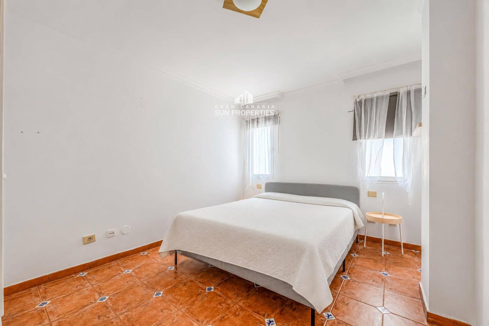 2 slaapkamer Flat te huur in Las Palmas de Gran Canaria - € 925 (Ref: 9964023)