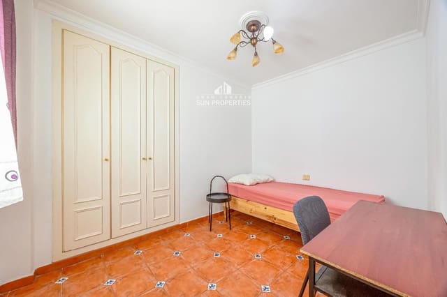 2 slaapkamer Flat te huur in Vegueta, Las Palmas de Gran Canaria - € 925 (Ref: 9964023)