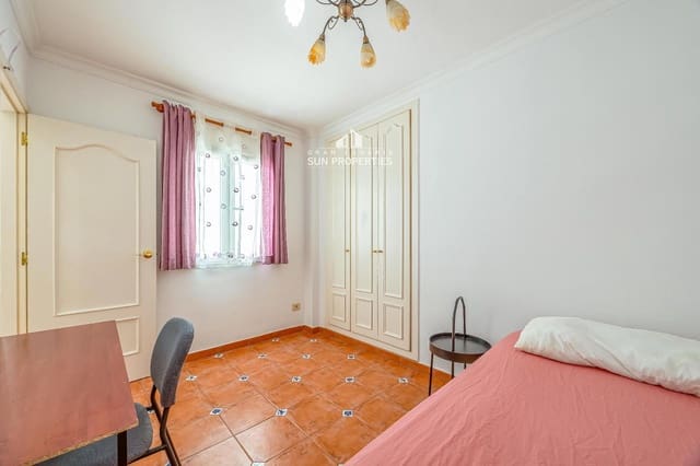 2 slaapkamer Flat te huur in Vegueta, Las Palmas de Gran Canaria - € 925 (Ref: 9964023)
