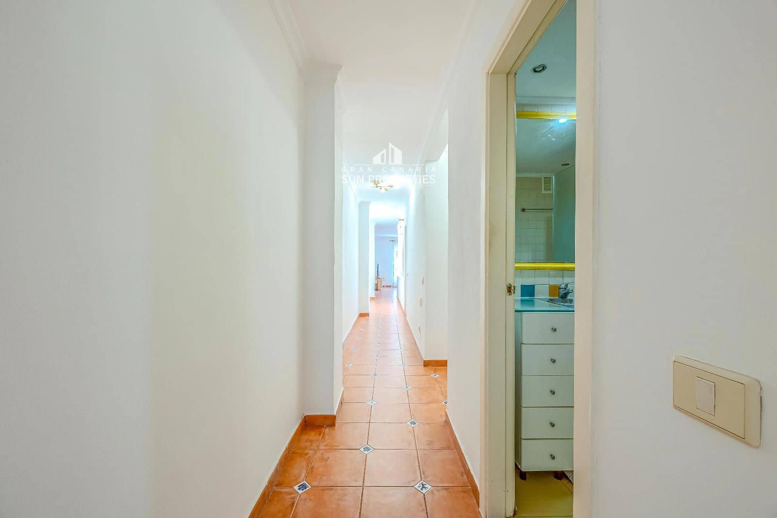 2 slaapkamer Flat te huur in Las Palmas de Gran Canaria - € 925 (Ref: 9964023)
