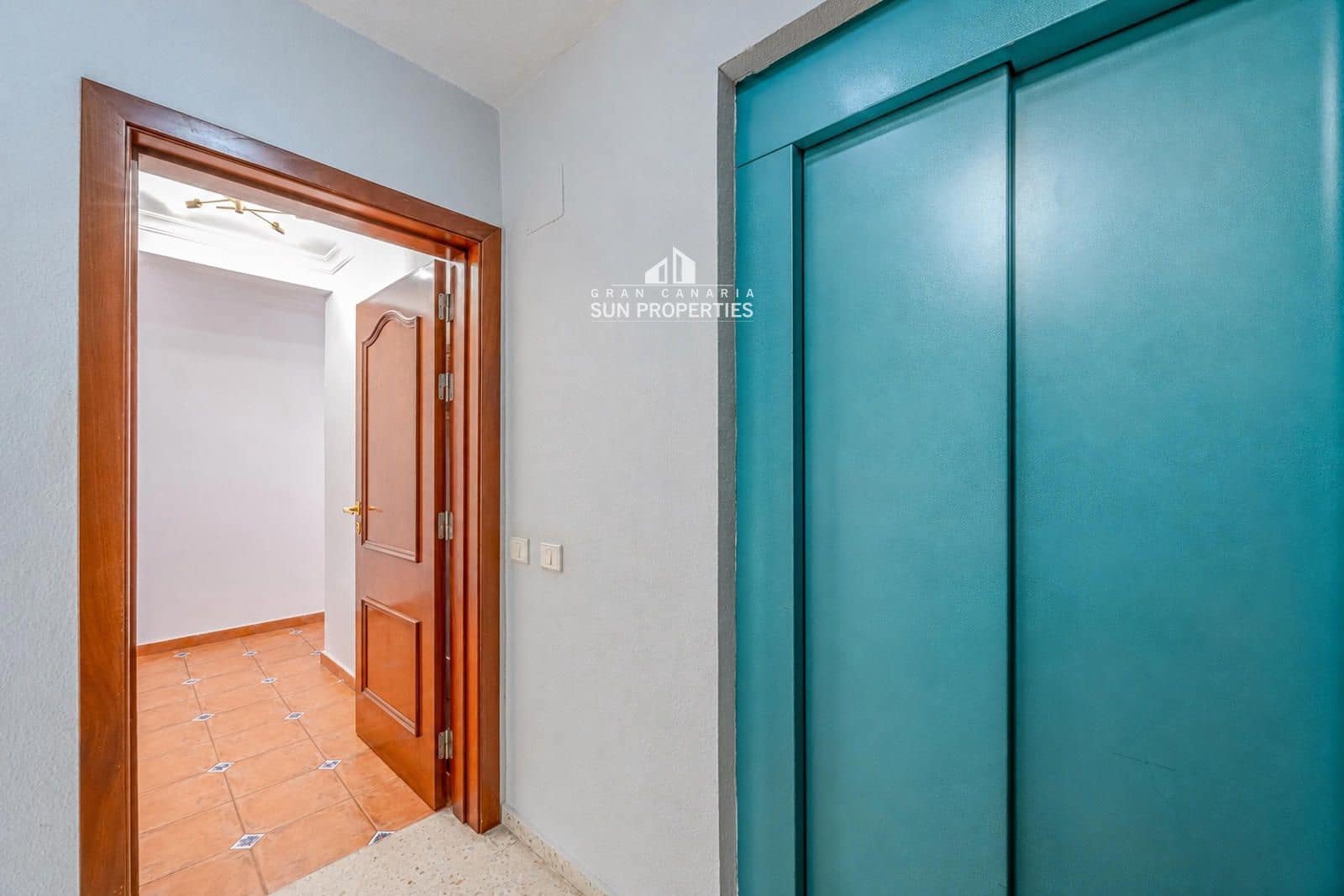 2 slaapkamer Flat te huur in Las Palmas de Gran Canaria - € 925 (Ref: 9964023)
