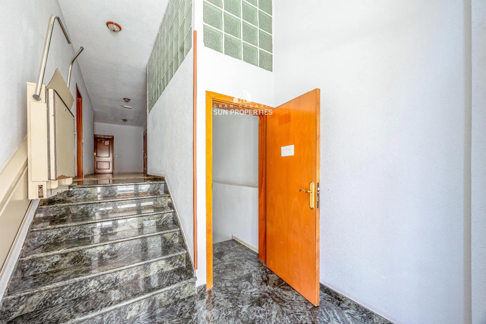 2 slaapkamer Flat te huur in Las Palmas de Gran Canaria - € 925 (Ref: 9964023)