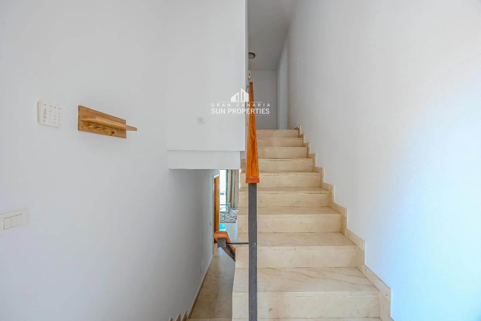 3 sypialnia Willa do wynajęcia w Puerto Rico z garażem - 1 500 € (Ref: 9995436)