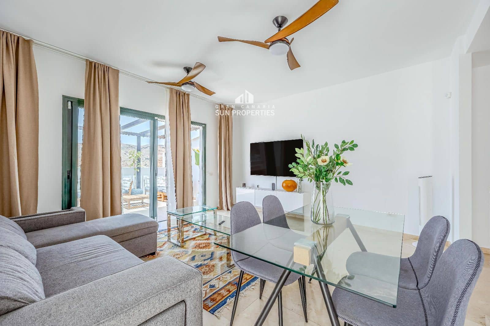 3 sypialnia Willa do wynajęcia w Puerto Rico z garażem - 1 500 € (Ref: 9995436)