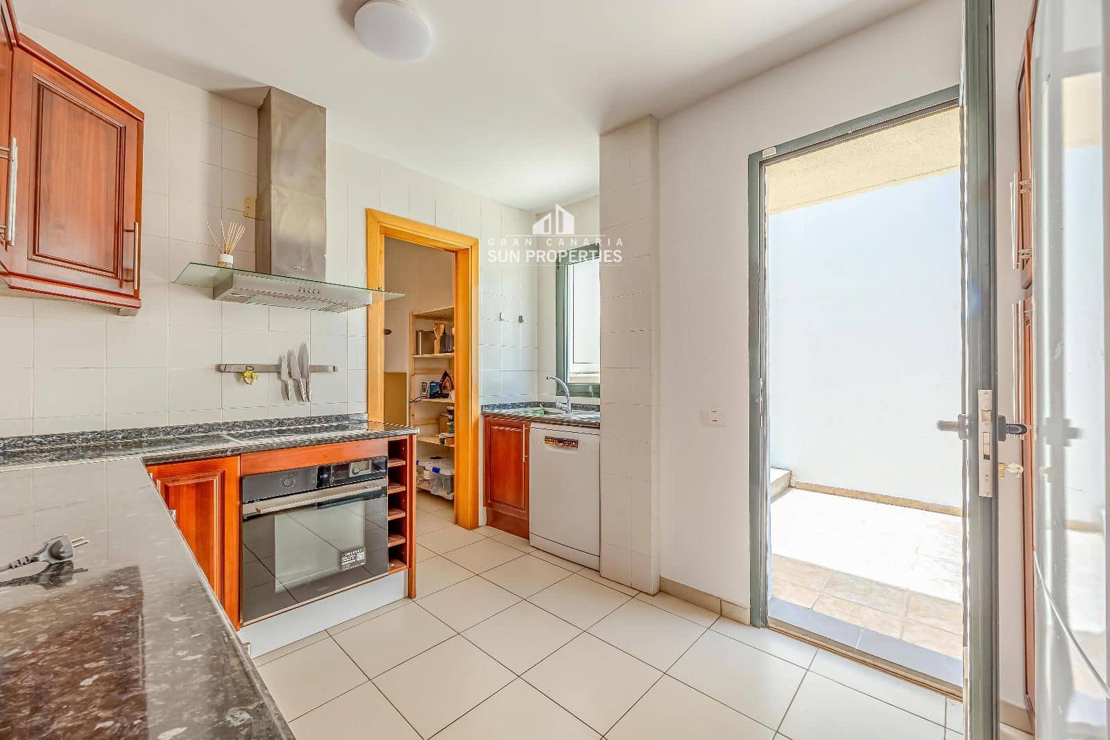3 sypialnia Willa do wynajęcia w Puerto Rico z garażem - 1 500 € (Ref: 9995436)