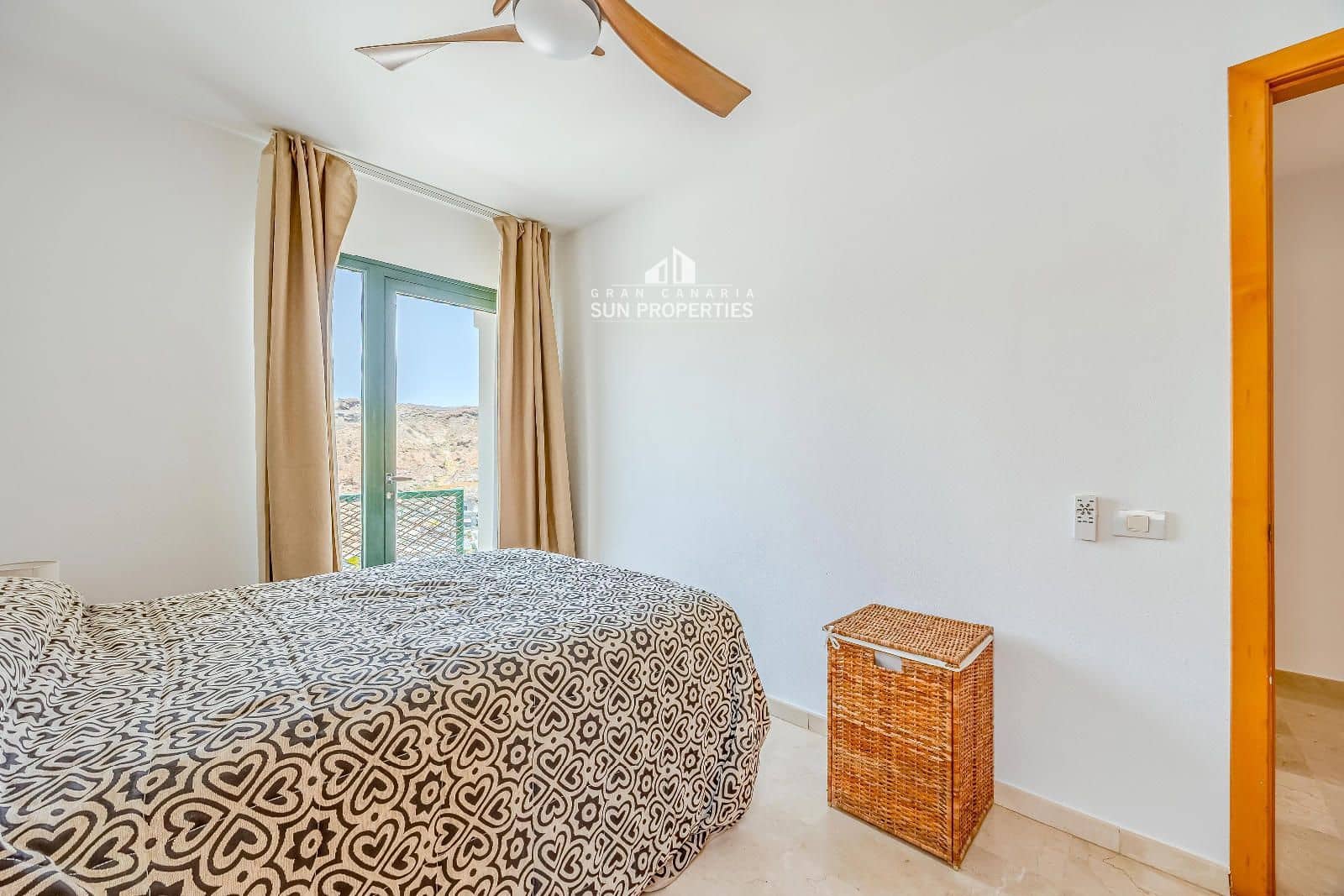 3 sypialnia Willa do wynajęcia w Puerto Rico z garażem - 1 500 € (Ref: 9995436)