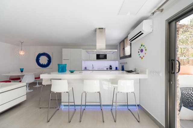 1 chambre Appartement à vendre à Playa del Inglés, San Bartolomé de Tirajana avec piscine - 380 000 € (Ref: 8707408)