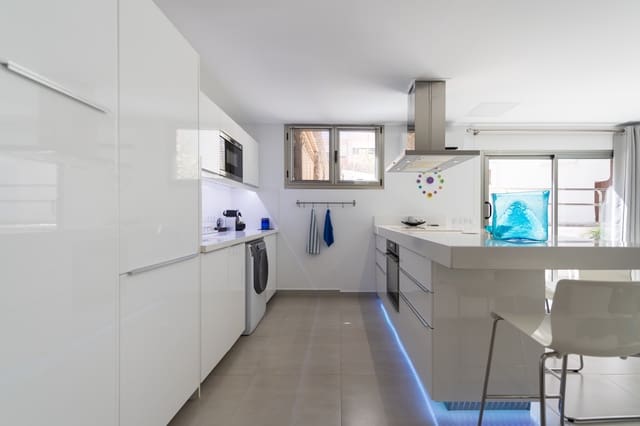 1 chambre Appartement à vendre à Playa del Inglés, San Bartolomé de Tirajana avec piscine - 380 000 € (Ref: 8707408)