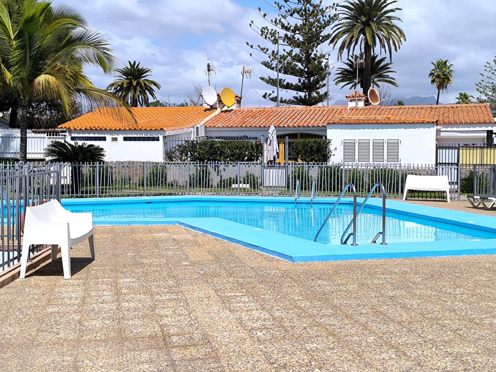 2 soveværelse Bungalow til salg i Playa del Ingles med swimmingpool - € 550.000 (Ref: 8923032)