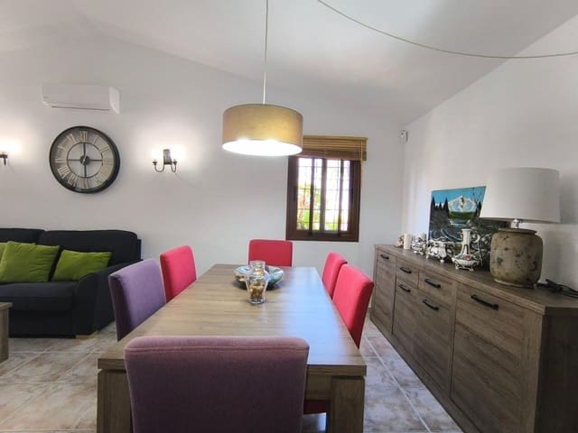 2 bedroom Bungalow for sale in Playa del Inglés, San Bartolomé de Tirajana with pool - € 550,000 (Ref: 8923032)