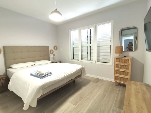 3 soveværelse Bungalow til leje i Playa del Inglés, San Bartolomé de Tirajana med swimmingpool - € 2.300 (Ref: 8938041)