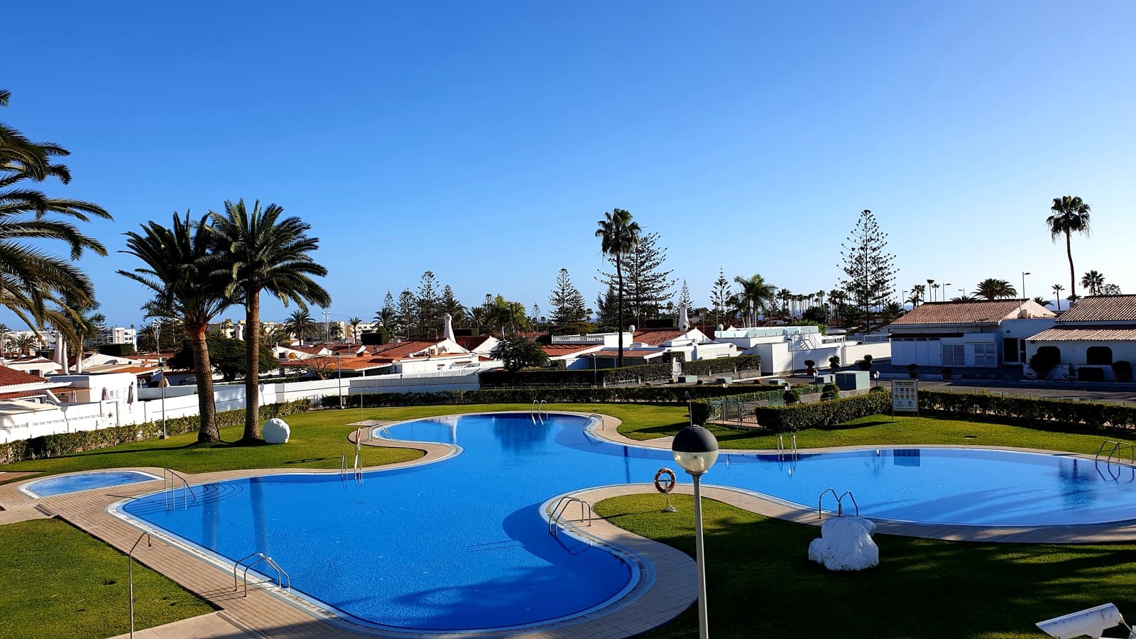 3 soveværelse Bungalow til leje i Playa del Ingles med swimmingpool - € 2.300 (Ref: 8938041)