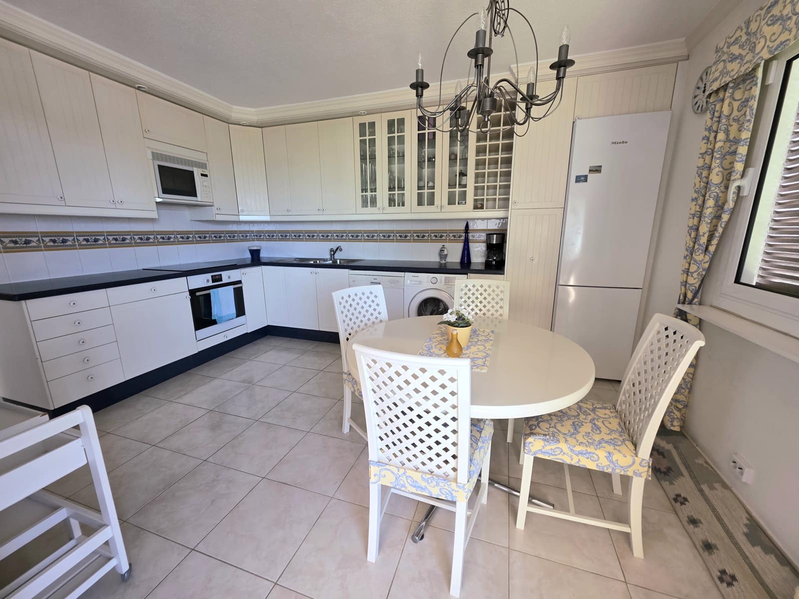 2 soveværelse Lejlighed til leje i San Agustin med swimmingpool - € 1.900 (Ref: 9170579)