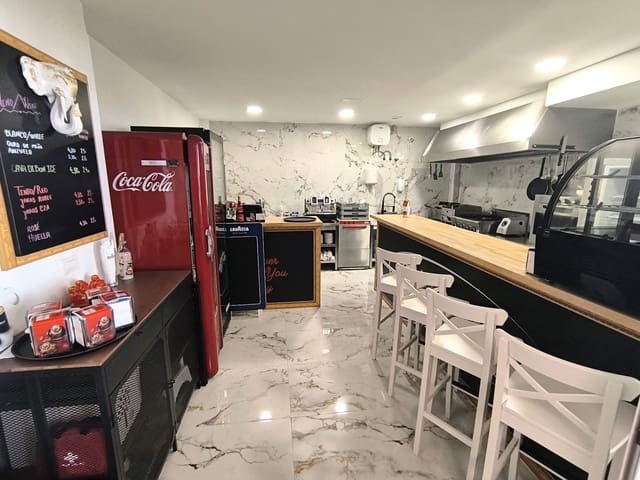 Gewerbe zu vermieten in San Agustín, San Bartolomé de Tirajana - 750 € (Ref: 9175874)