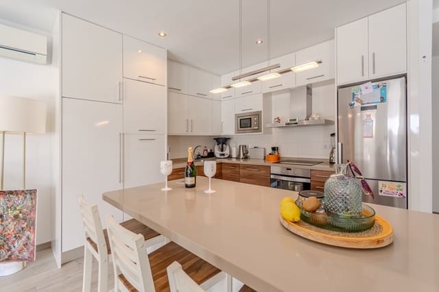 4 quarto Moradia em Banda para venda em Maspalomas, San Bartolomé de Tirajana com piscina - 695 000 € (Ref: 9352163)