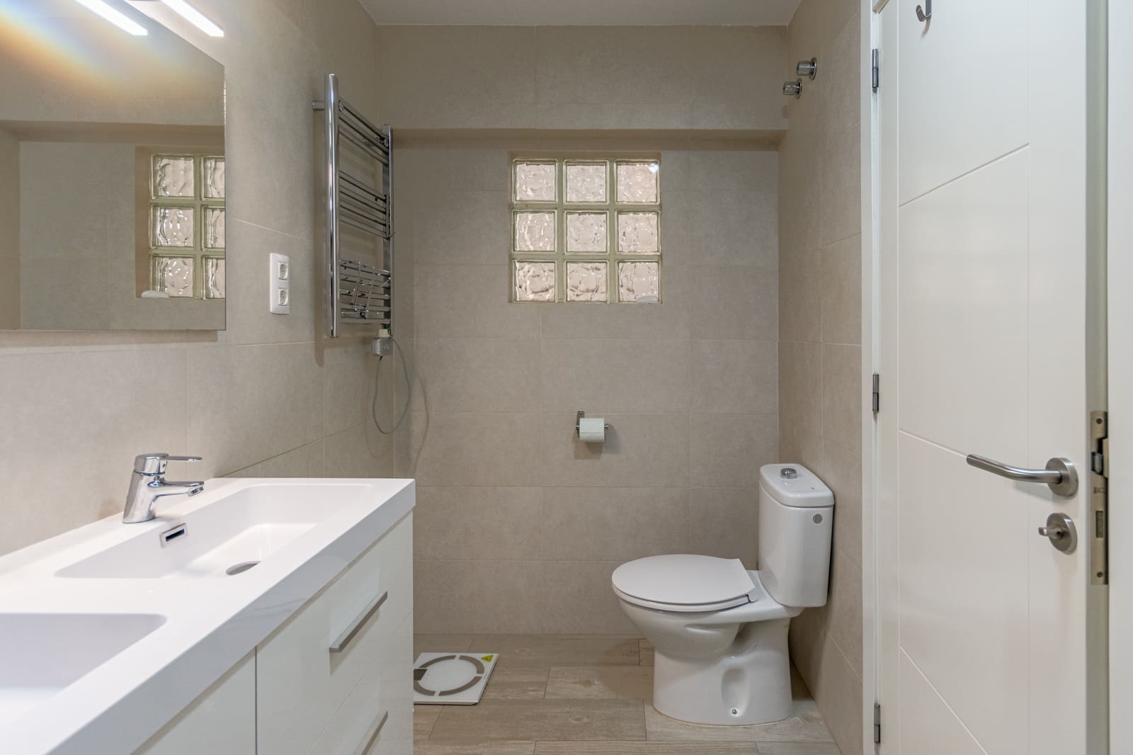 4 chambre Villa/Maison Mitoyenne à vendre à Maspalomas avec piscine - 695 000 € (Ref: 9352163)