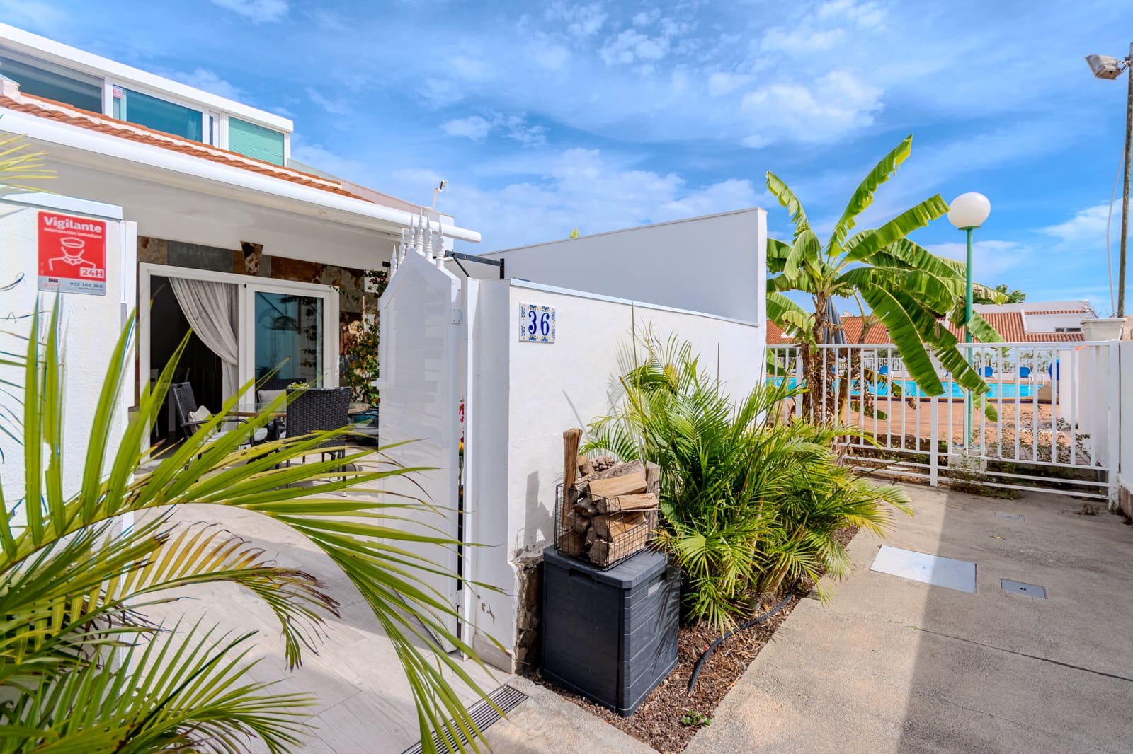 4 chambre Villa/Maison Mitoyenne à vendre à Maspalomas avec piscine - 695 000 € (Ref: 9352163)