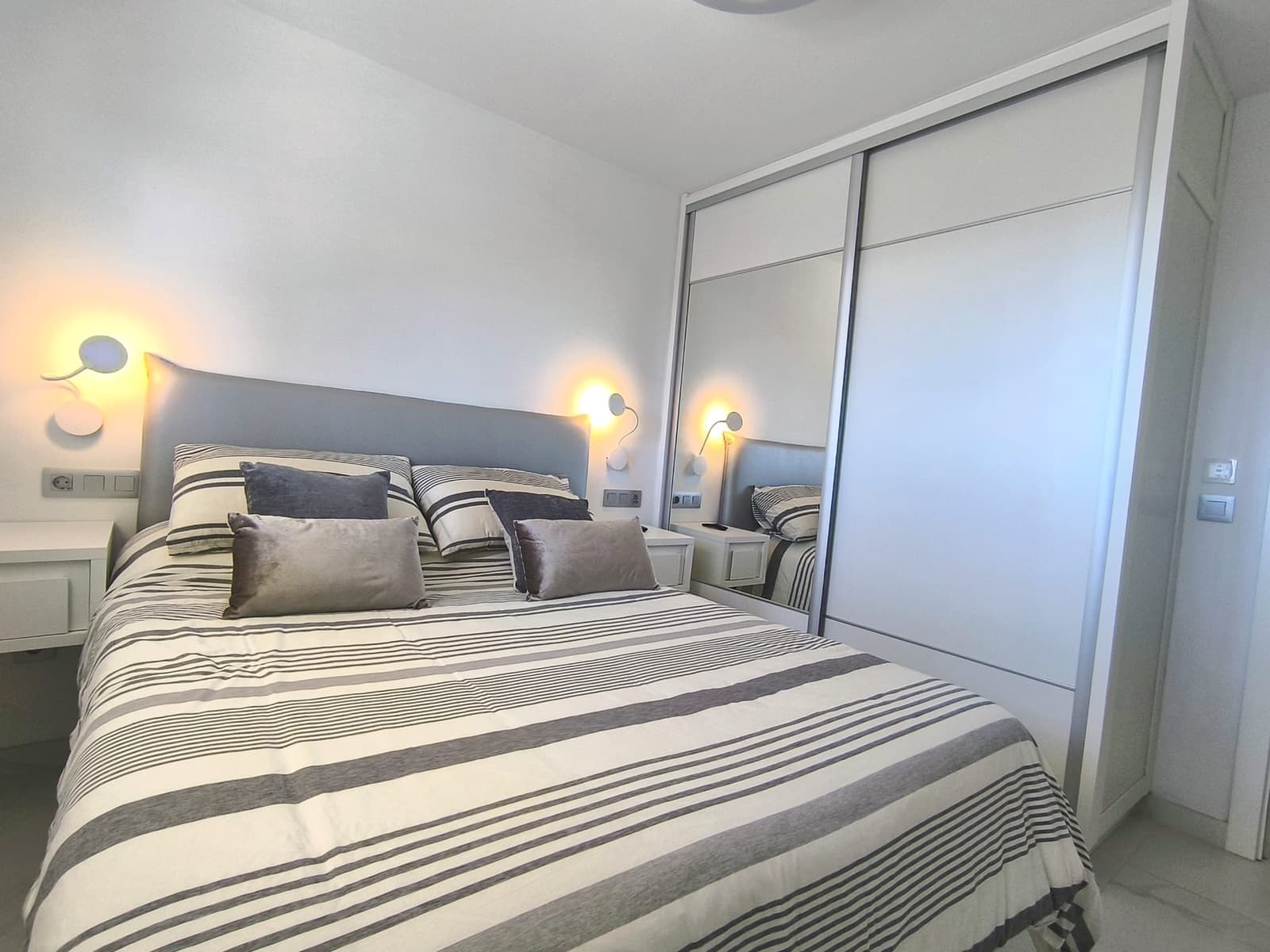 1 soveværelse Lejlighed til leje i San Agustin med swimmingpool - € 1.500 (Ref: 9400072)