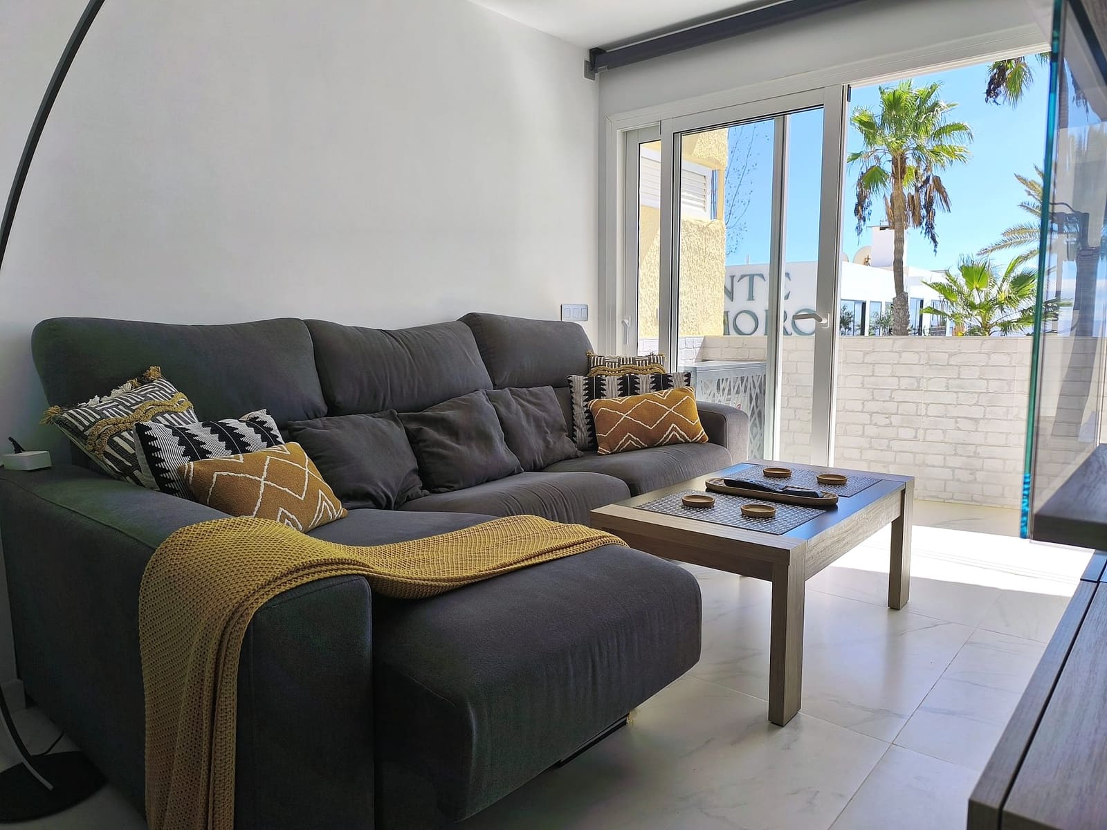 1 soveværelse Lejlighed til leje i San Agustin med swimmingpool - € 1.500 (Ref: 9400072)