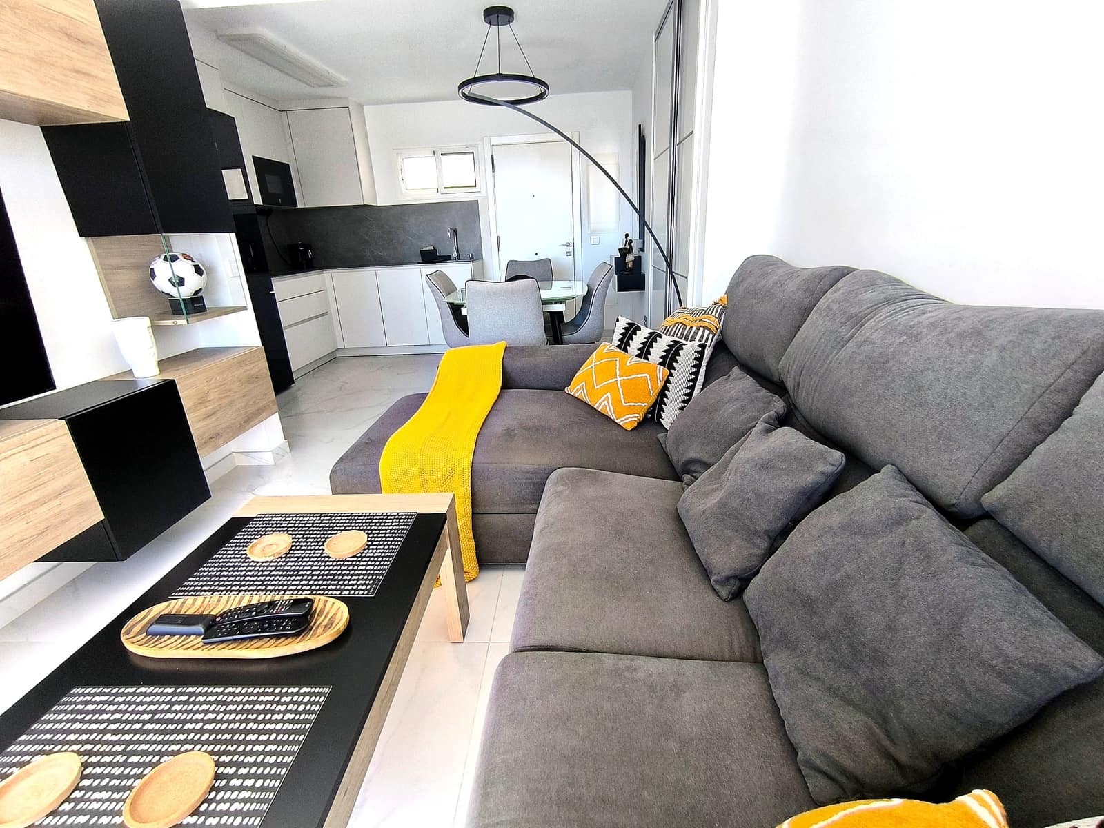 1 soveværelse Lejlighed til leje i San Agustin med swimmingpool - € 1.500 (Ref: 9400072)