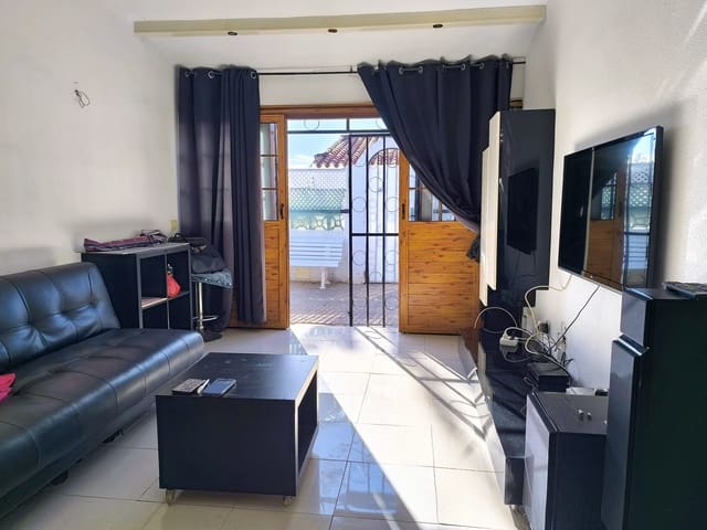 2 bedroom Bungalow for sale in Playa del Inglés, San Bartolomé de Tirajana with pool - € 409,000 (Ref: 9436326)