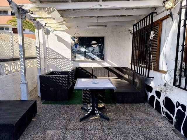 2 bedroom Bungalow for sale in Playa del Inglés, San Bartolomé de Tirajana with pool - € 409,000 (Ref: 9436326)