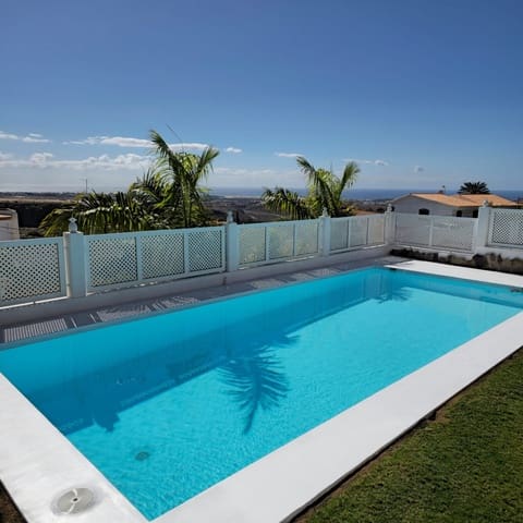 4 makuuhuone Omakotitalo myytävänä paikassa Maspalomas, San Bartolomé de Tirajana mukana uima-altaan - 1 450 000 € (Ref: 9503475)