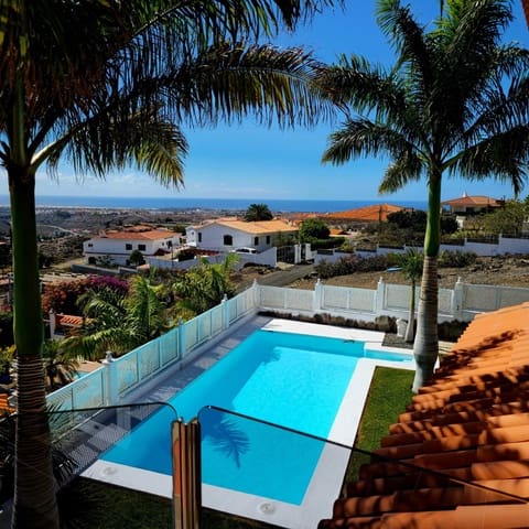 4 makuuhuone Omakotitalo myytävänä paikassa Maspalomas, San Bartolomé de Tirajana mukana uima-altaan - 1 450 000 € (Ref: 9503475)