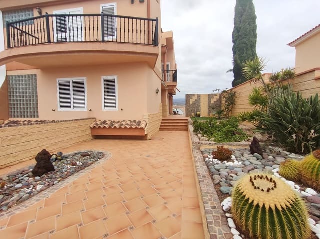 3 Zimmer Villa zu verkaufen in Meloneras, San Bartolomé de Tirajana mit Pool - 787.500 € (Ref: 9603478)