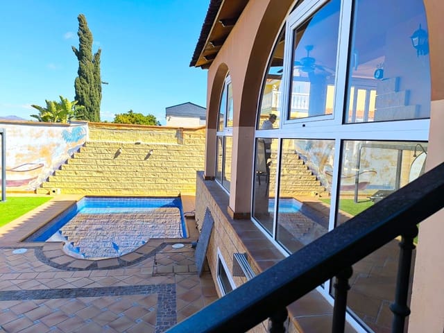 3 Zimmer Villa zu verkaufen in Meloneras, San Bartolomé de Tirajana mit Pool - 787.500 € (Ref: 9603478)