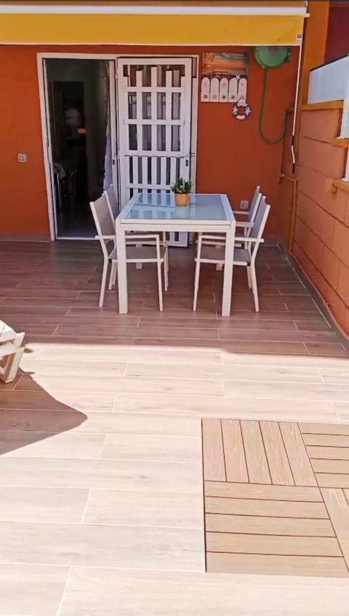 1 sypialnia Bungalow do wynajęcia w San Agustin z basenem garażem - 1 200 € (Ref: 9874423)