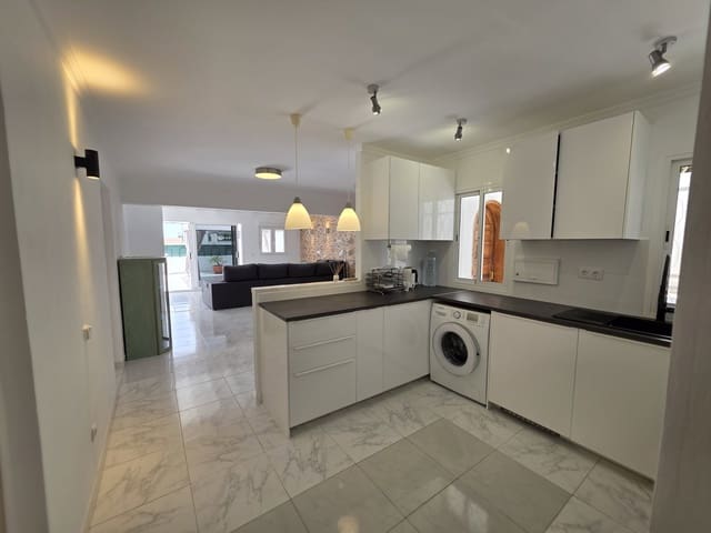 Bungalow de 3 chambres à louer à San Agustín, San Bartolomé de Tirajana avec piscine - 2 500 € (Ref: 9946744)
